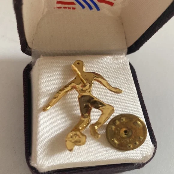 27:07 - Vintage FIFA World Cup USA 1994 Pin